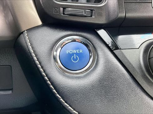 Used 2018 Toyota RAV4 Limited image 32