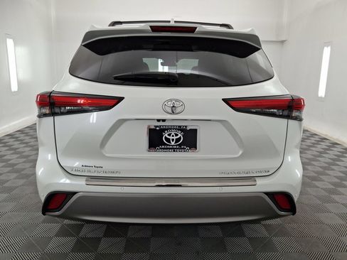 Used 2022 Toyota Highlander Platinum AWD/4WD image 23