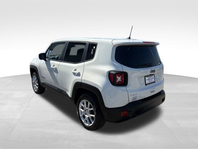 Used 2023 Jeep Renegade Latitude AWD/4WD image 11