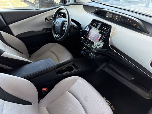 Used 2020 Toyota Prius LE w/ Carpet Mat Package AWD/4WD image 13