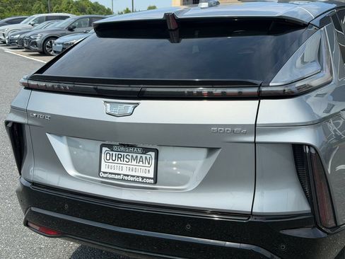 Used 2024 Cadillac Lyriq Sport AWD/4WD image 11
