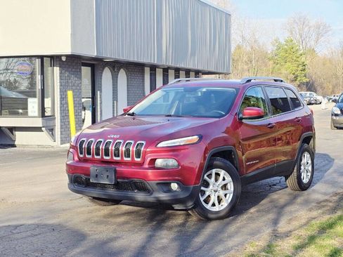 Used 2015 Jeep Cherokee Latitude w/ Cold Weather Group image 2