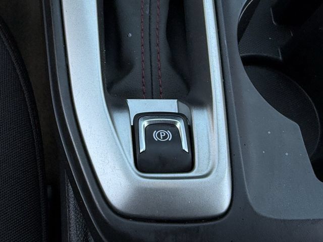 Used 2025 Chevrolet Trax RS w/ Sunroof Package FWD image 23