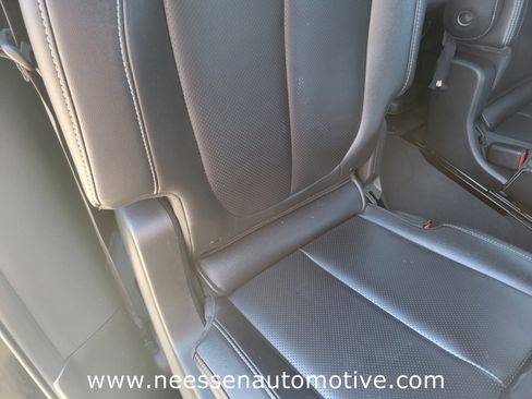 Used 2024 Jeep Grand Cherokee L Limited w/ Luxury Tech Group II image 12