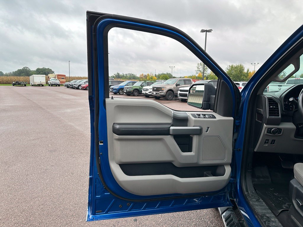 Used 2017 Ford F150 XLT w/ Equipment Group 302A Luxury AWD/4WD image 11