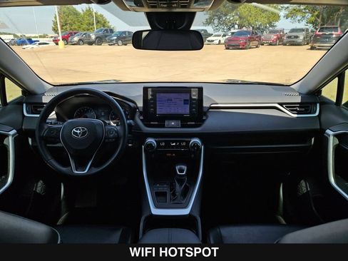 Used 2020 Toyota RAV4 XLE Premium FWD image 19