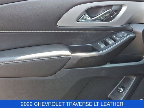 Used 2022 Chevrolet Traverse LT w/ LT Premium Package image 15