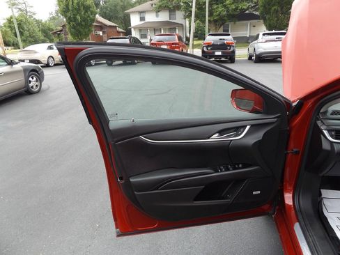 Used 2013 Cadillac XTS FWD image 17