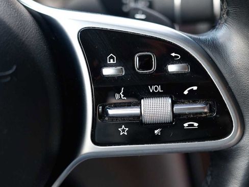 Used 2022 Mercedes-Benz GLC 300 4MATIC image 21