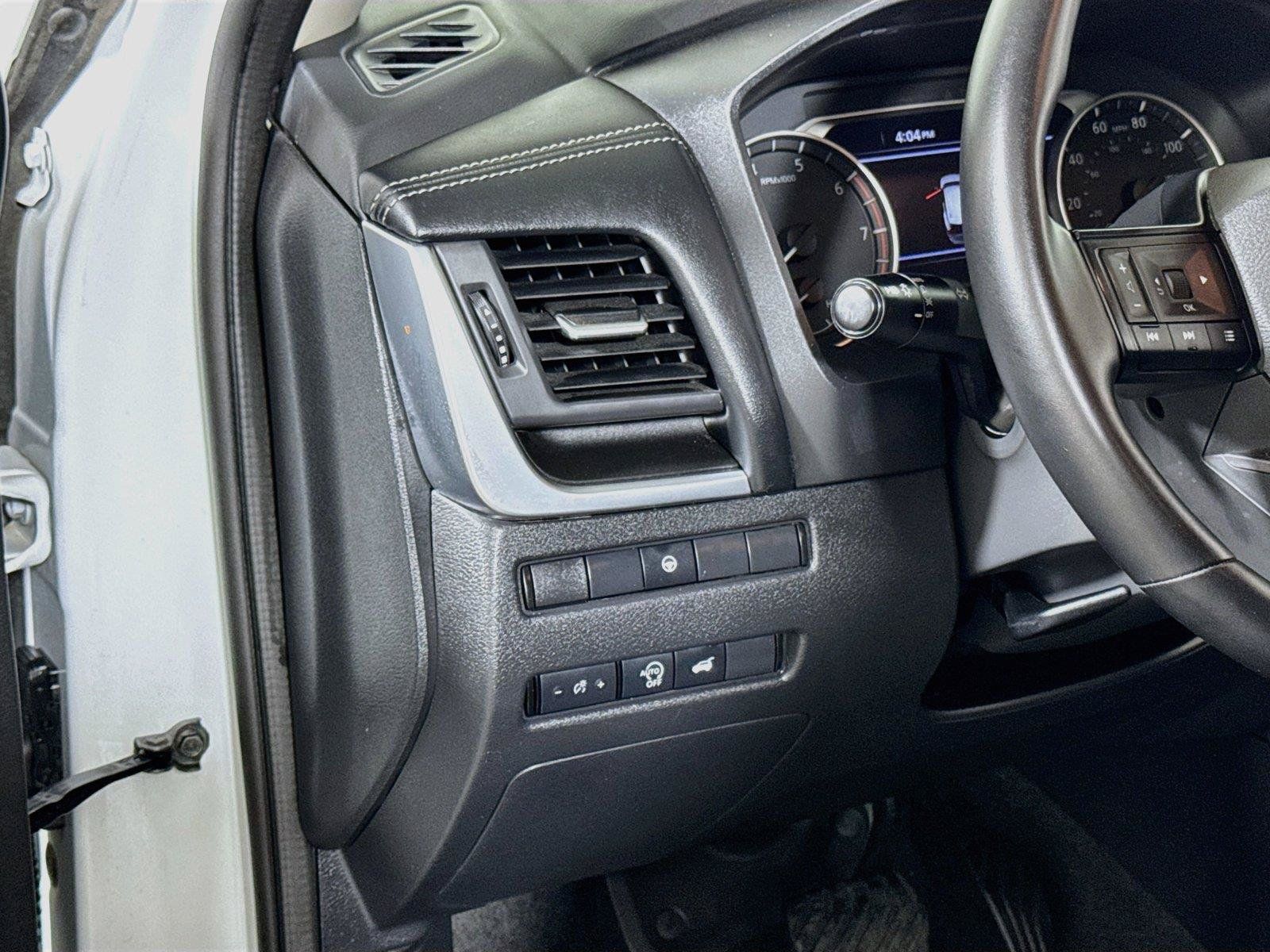 Used 2025 Nissan Rogue SV FWD image 8