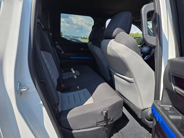 Used 2025 Toyota Tacoma TRD Off-Road AWD/4WD image 17