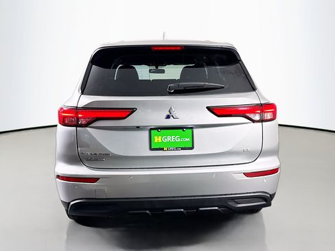 Used 2023 Mitsubishi Outlander SE FWD image 8