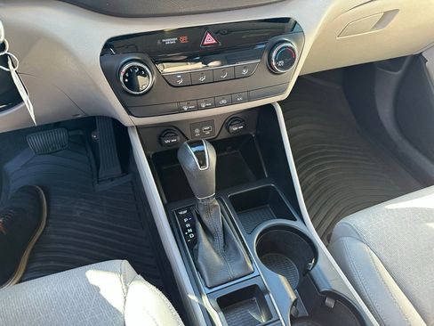 Used 2017 Hyundai Tucson SE image 15