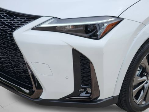 New 2026 Lexus UX 300h FWD image 23