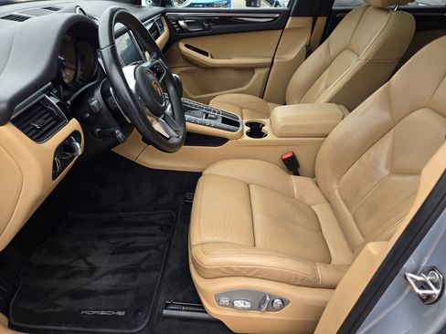 Used 2017 Porsche Macan AWD/4WD image 13