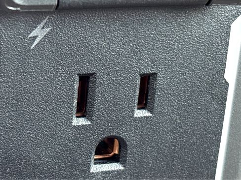 Used 2025 Chevrolet Silverado 1500 Custom image 29