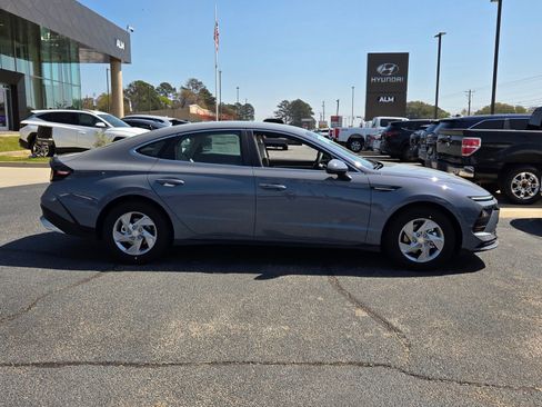 New 2026 Hyundai Sonata SE FWD image 13