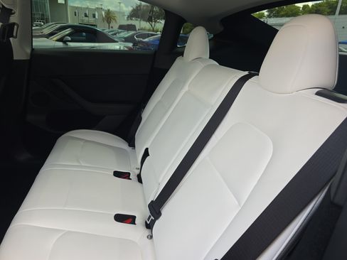 Used 2023 Tesla Model Y Performance AWD/4WD image 14