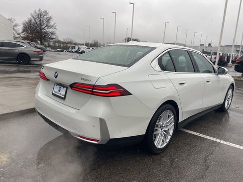 Used 2025 BMW 530i xDrive w/ Premium Package image 3