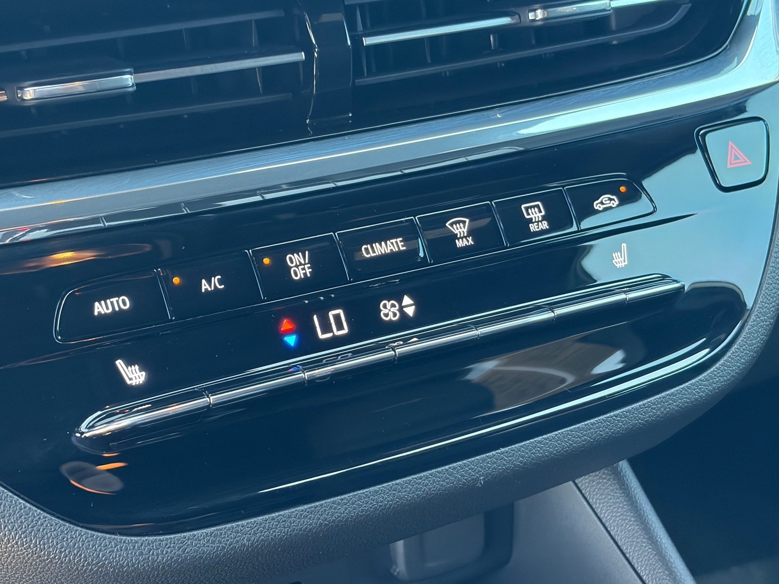 Used 2025 Buick Envista Avenir FWD image 30