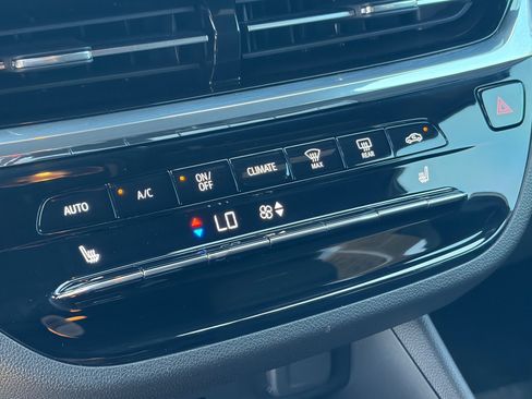 Used 2025 Buick Envista Sport Touring FWD image 30