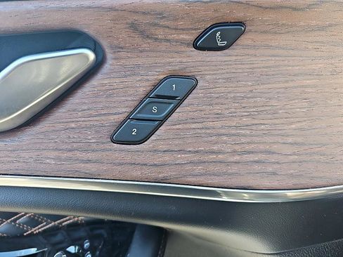 Used 2023 Jeep Grand Cherokee L Summit w/ Luxury Tech Group V image 10