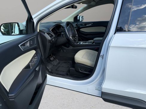 Certified 2023 Ford Edge SEL w/ Convenience Package AWD/4WD image 2