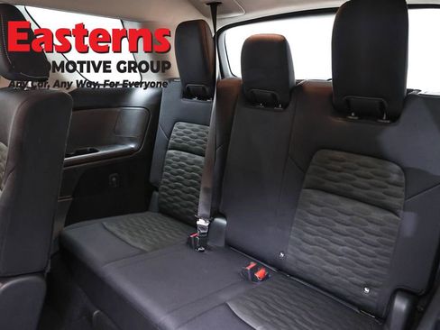 Used 2025 Nissan Pathfinder SV FWD image 25