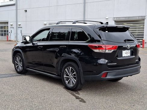 Used 2018 Toyota Highlander XLE AWD/4WD image 5