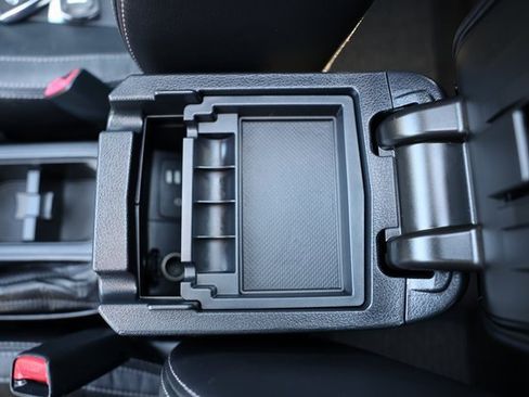 Used 2017 Subaru Forester 2.5i Touring image 41