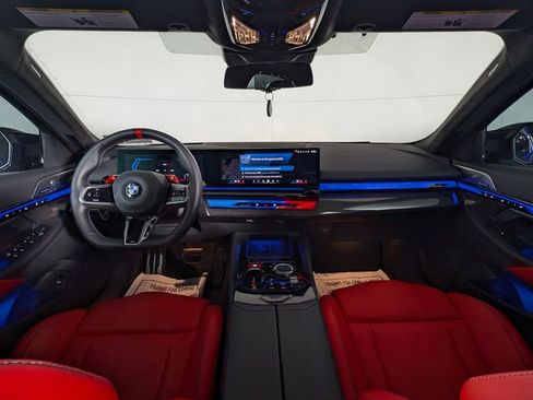 Used 2025 BMW M5 w/ Executive Package image 20