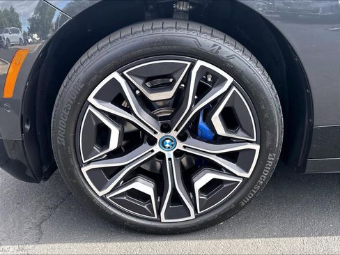Used 2024 BMW iX xDrive50 w/ Sport Package AWD/4WD image 33