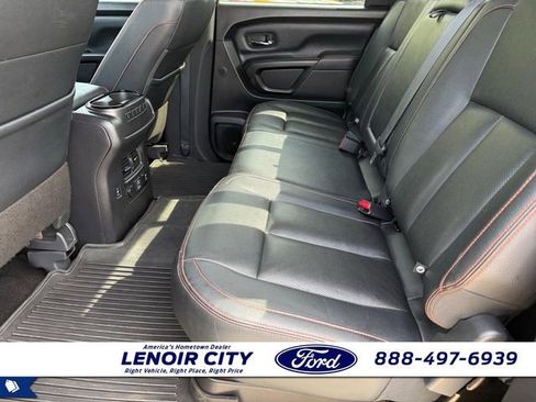 Used 2023 Nissan Titan PRO-4X w/ Pro-4x Convenience Package AWD/4WD image 11