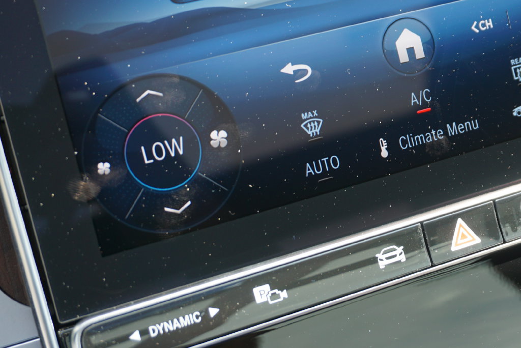 Used 2025 Mercedes-Benz C 300 4MATIC Sedan image 38