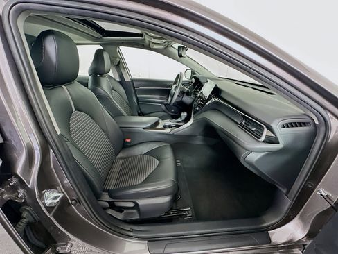 Used 2023 Toyota Camry SE image 28