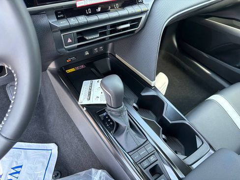 New 2026 Toyota Camry Hybrid FWD image 29