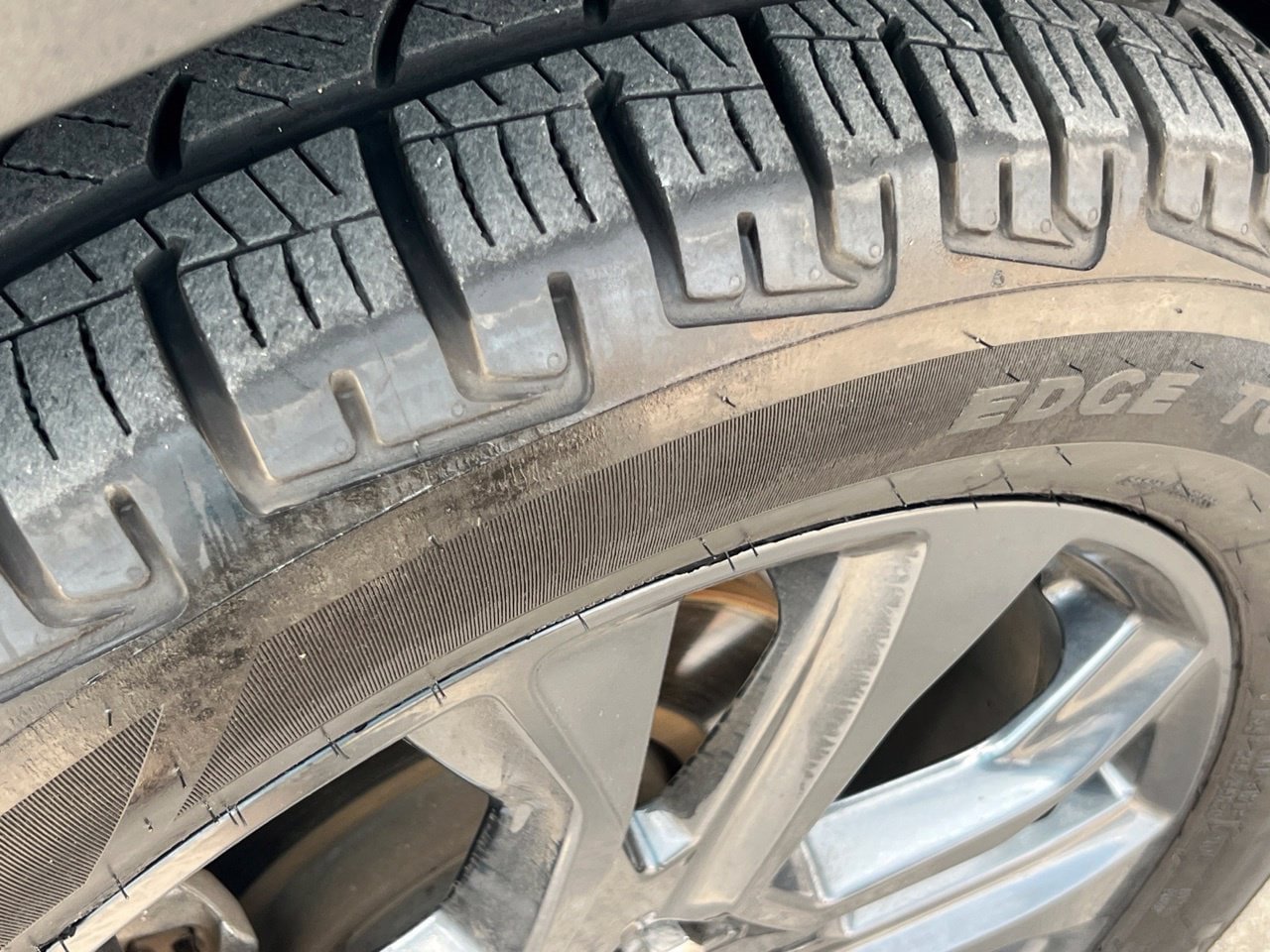 Used 2020 Chevrolet Traverse RS w/ LPO, Floor Liner Package FWD image 26