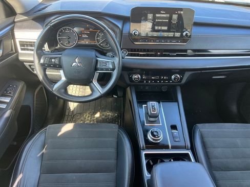 Used 2024 Mitsubishi Outlander SE image 24