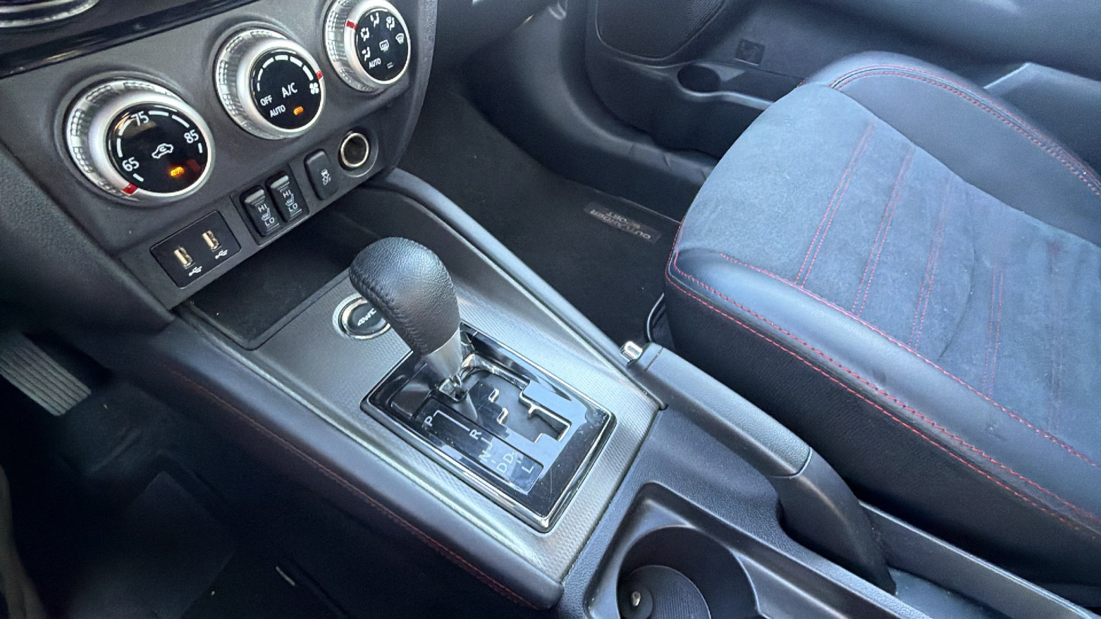 Used 2024 Mitsubishi Outlander Sport AWD image 30