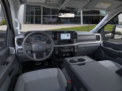 New 2026 Ford F250 XLT w/ FX4 Off-Road Package image 9