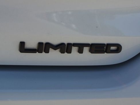 Used 2023 Toyota Highlander Limited image 20