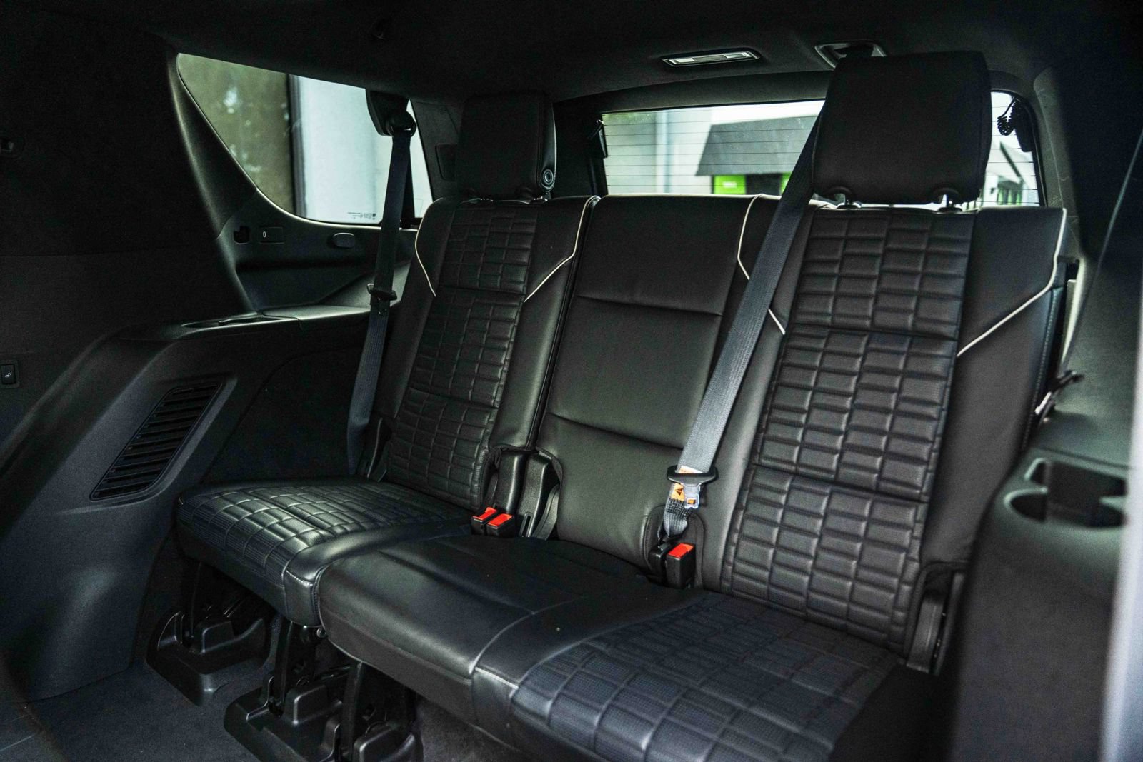 Used 2021 Cadillac Escalade Sport Platinum w/ LPO, ONYX Package AWD/4WD image 23
