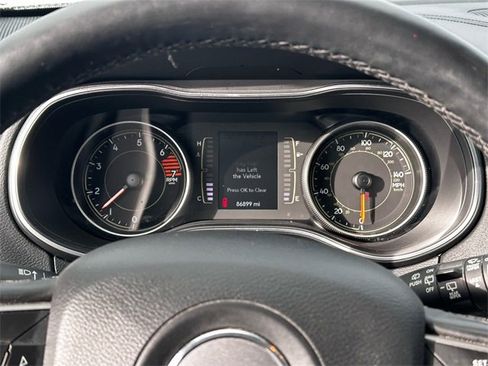 Used 2021 Jeep Cherokee Latitude Plus image 15