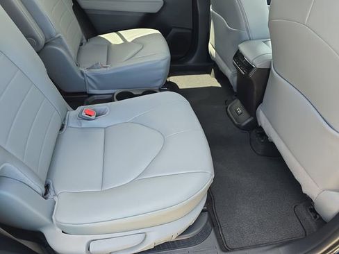 New 2026 Toyota Highlander XLE AWD/4WD image 11