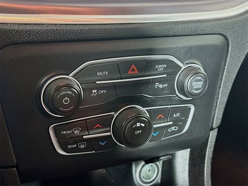 Used 2022 Dodge Charger SXT image 18