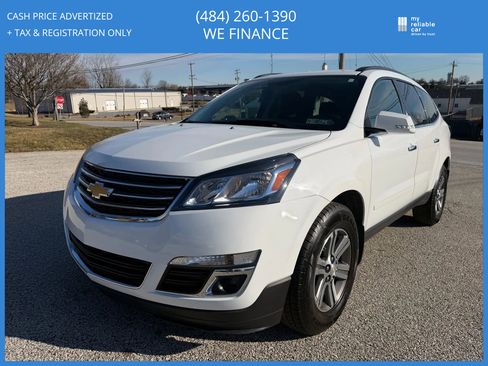 Used 2017 Chevrolet Traverse LT image 1