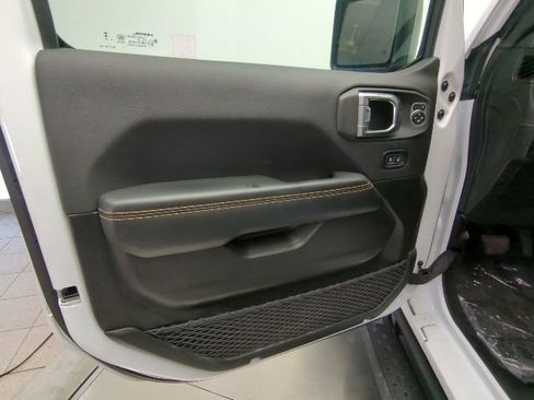 Used 2024 Jeep Wrangler Unlimited Sahara AWD/4WD image 10