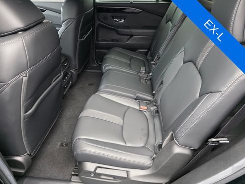 Used 2025 Honda Pilot EX-L image 13