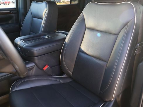 Used 2024 Chevrolet Suburban Premier w/ Premium Package 2 image 13