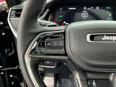 New 2025 Jeep Grand Cherokee Overland image 18